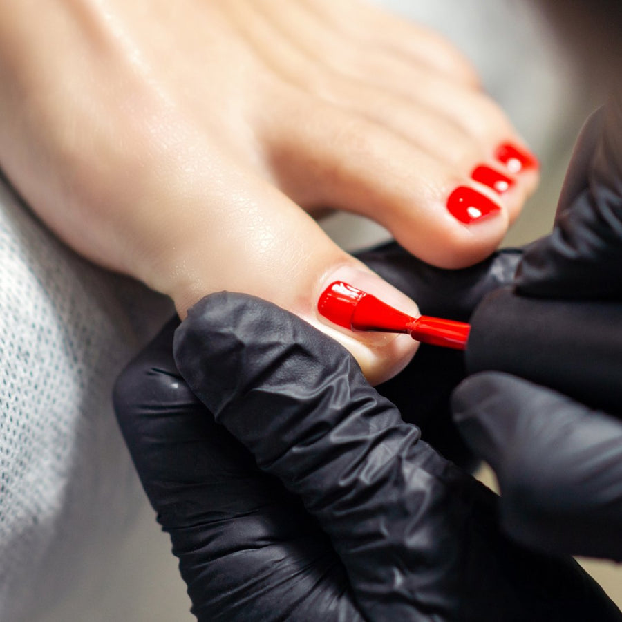 Pedicure con smalto semipermanente